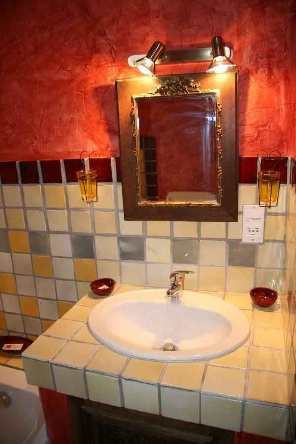 Le Jas Des Nevieres Bed & Breakfast Pierrerue  Eksteriør bilde